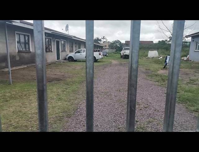 12 BEDROOM CLUSTER FOR SALE IN CLAIRWOOD